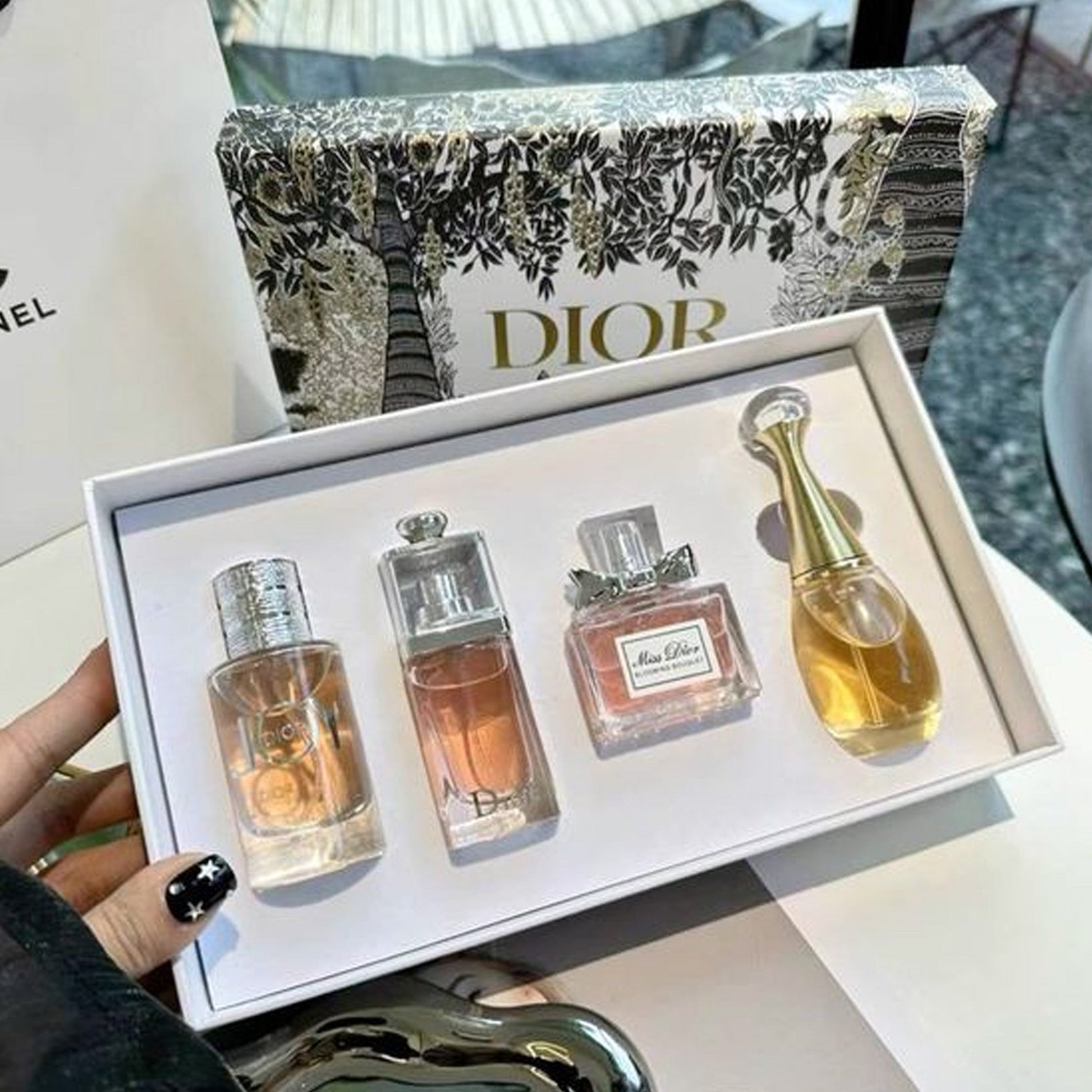 LUXURY PERFUME BLIND GIFT BOX